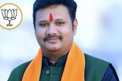 डॉ. जय प्रकाश यादव का हार्दिक आमंत्रण  भगवान श्रीकृष्ण के पावन जन्मोत्सव के उपलक्ष्य में, डॉ. जय प्रकाश यादव आप सभी को सादर आमंत्रित करते हैं।