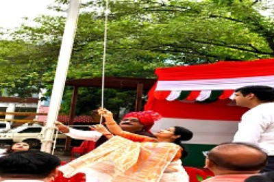 महापौर, सभापति और आयुक्त ने ध्वजारोहण कर शुभकामनाएं दी,उत्कृष्ट कार्य करने वाले निगम कर्मचारियों का हुआ सम्मान...