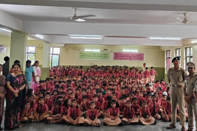 रक्षा टीम द्वारा नशे के विरुद्ध अभियान विश्वास के तहत जागरूकता प्रोग्राम हेतु सेंट जेवियर स्कूल बोरसी एवं मैत्री गार्डन भिलाई पहुंची...