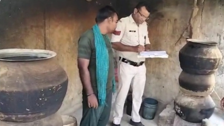 संयुक्त कार्रवाई: पुलिस व आबकारी विभाग ने 10 क्विंटल महुआ लाहन व अवैध शराब जब्त की...