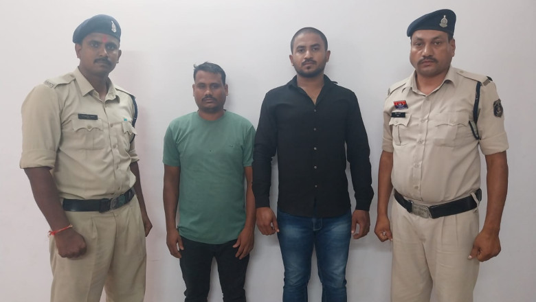 होटल ईशा में देह व्यापार कराने वालो को पकड़ने में दुर्ग पुलिस को मिली सफलता।*   *होटल के मैनेजर के साथ एक ग्राहक को किया गिरफ्तार...