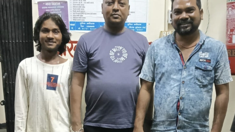 अंडा दुकान की आड़ में शराब पिलाने वाले और जुआरियों के विरूद्ध पुलिस चौकी मोहारा की  कार्यवाही....