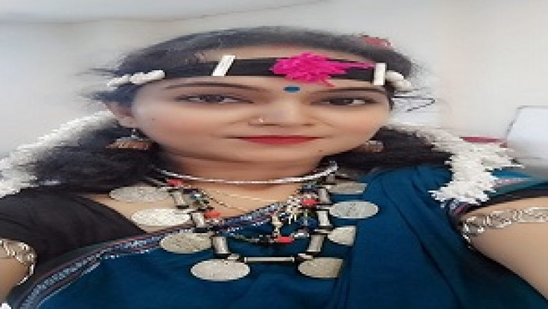 राजनांदगांव की शिक्षिका एवं लोक गायिका श्रीमती सपना सिंह सी सीआर टी केंद्र दमोह में लोकगीतों के माध्यम से छत्तीसगढ़ की कला संस्कृति को प्रस्तुत किया...