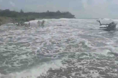 ओडिशा में समुद्र का कहर :  घरों और खेतों में पानी भरा,फसलें और घर नष्ट...