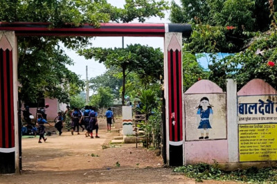युक्तियुक्तकरण के तहत परसाही टी में 04 शिक्षक पदस्थ होने से विद्यालय में बेहतर अध्ययन-अध्यापन की व्यवस्था का सपना हुआ साकार...