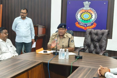 पुलिस कण्ट्रोल रूम, भिलाई में दुर्गोत्सव समितियों के आयोजकों की ली गयी बैठक...