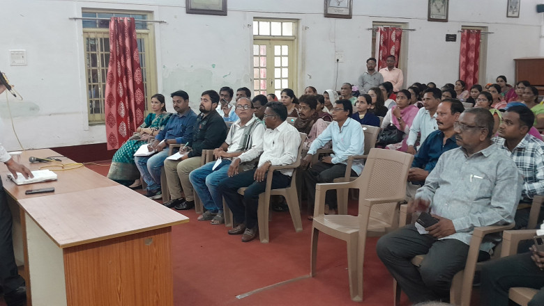 नगर निगम के सभी विभाग के कर्मचारियों की आयुक्त विश्वकर्मा ने ली बैठक...