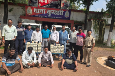 थाना कुम्हारी जिला दुर्ग अंतर्गत आज सूचना पर प्रातः महाराष्ट्र पासिंग दो स्कॉर्पियो वाहन से 6 करोड़ 60  लाख रुपए बरामद हुए हैं।