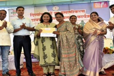 कलेक्टर ने जिला पंचायत उपाध्यक्ष, नगर पालिका अध्यक्ष के साथ आदमाबाद वृद्धाश्रम में पहुँचकर बुजुर्गों से की मुलाकात...