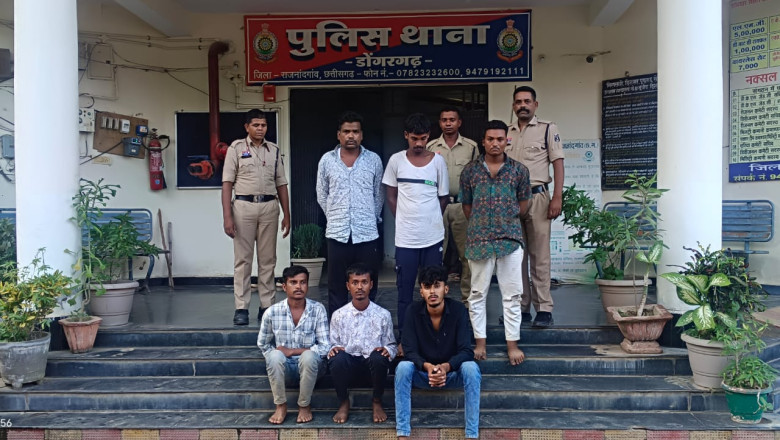 नवरात्रि मेला में शांति भंग करने वाले 06 बदमाशों के विरूद्ध की गई प्रतिबंधात्मक कार्यवाही...