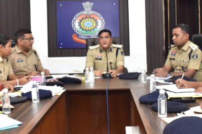 पुलिस नियंत्रण कक्ष भिलाई में आहूत की गई समीक्षा बैठक...