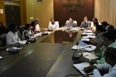 कलेक्टर कान्फ्रेंस में जिले के उल्लेखनीय प्रदर्शन की सराहना करते हुए अधिकारी-कर्मचारियों को दी बधाई...