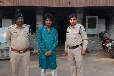 थाना सुपेला क्षेत्रान्तर्गतआम जगह पर लोगों को लोहे का चाकु लहराकर डरा धमकाने वाले आरोपी पुलिस की गिरफ्त मे...