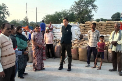 धान खरीदी कार्य को सुचारू रूप से संपन्न कराने हेतु दिए आवश्यक दिशा-निर्देश...