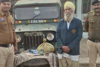 अंजोरा क्षेत्र के कैफेटेरिया के सामने शिवनाथ नदी ब्रिज के नीचे जीप से बेच रहा था अफीम एवं डोडा चुरा तथा जीप सहित कुल 1,81, 000 का माल किया गया जप्त...