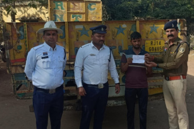 यातायात पुलिस द्वारा ऑपरेशन सुरक्षा के अंतर्गत नशे में वाहन चलाने व नो-एंट्री उल्लंघन पर सख्त कार्रवाई...
