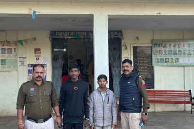 मोबाईल दुकान का शटर तोडकर मोबाईल एवं नगदी चोरी करने वाले दो शातिर चोर गिरफ्तार...