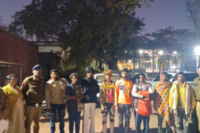 थाना भिलाई नगर सेक्टर-6 में हो रहे कथा पंण्डाल के आस पास घुम रहे चैन स्नेचिंग,पॉकेटमारी करने वाले संदिग्धो पर सतत् निगाह...