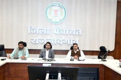 कलेक्टर ने धान खरीदी के मद्देनजर ग्रामीण कृषि विस्तार अधिकारियों, पटवारियों, समिति प्रबंधकों एवं डाटा एण्ट्री ऑपरेटर की ली बैठक...