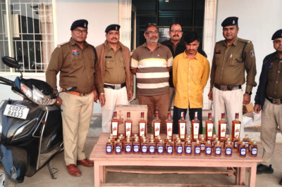 आरोपियों के कब्जे से दीगर राज्य का बिना होलोग्राम लगा अंग्रेजी शराब बरामद...