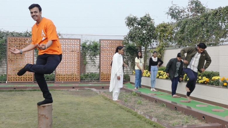 मन की शक्ति से विजय कार्यक्रम में बच्चों को मैजिकल थॉट्स और बैलेंस ऑफ लाइफ के बारे में....