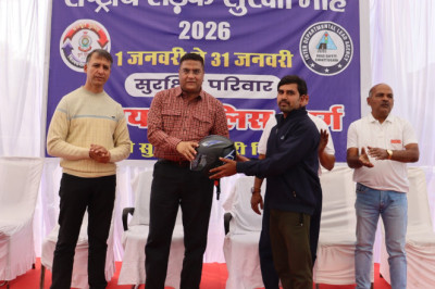 यातायात पुलिस दुर्ग द्वारा  सड़क सुरक्षा माह 2026 के दौरान सड़क दुर्घटनाओं में घायलों की मदद के लिए आज दिनांक 04 जनवरी को 