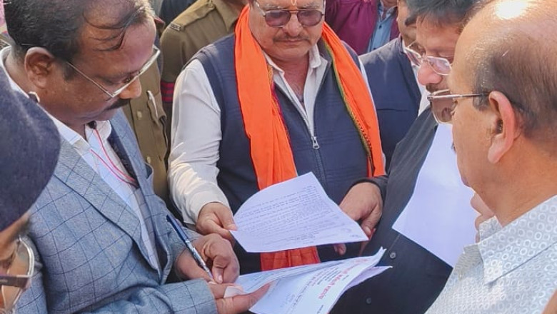दुर्ग भिलाई चरोदा रिसाली नगर निगम द्वारा संयुक्त रूप से मुख्यमंत्री के नाम कलेक्टर को ज्ञापन सौंपा गया...