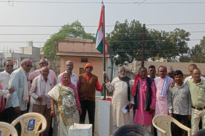 छ.मु.मों कार्यालय में ध्वजारोहण निगम के कर्मचारियों की नियमितिकरण की मांग...