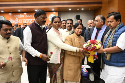 राष्ट्रीय अध्यक्ष बनने पर नितिन नबीन को दी बधाई,महापौर अलका बाघमार ने एमआईसी साथियों संग दिल्ली में की सौजन्य मुलाकात...