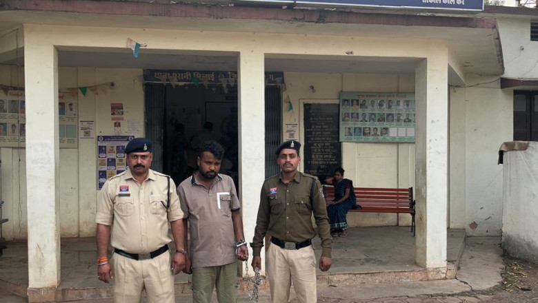 धारदार हथियार लेकर घूम रहे आरोपी को गिरफ्तार