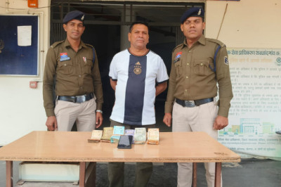 आरोपी को सट्टा लिखते पकड़कर छत्तीसगढ़ जुआ (प्रतिषेध) अधिनियम 2022 की धारा 6 के तहत कार्यवाही की गई...