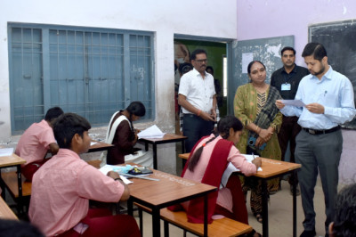हाईस्कूल बोर्ड परीक्षा का कलेक्टर ने किया आकस्मिक निरीक्षण...