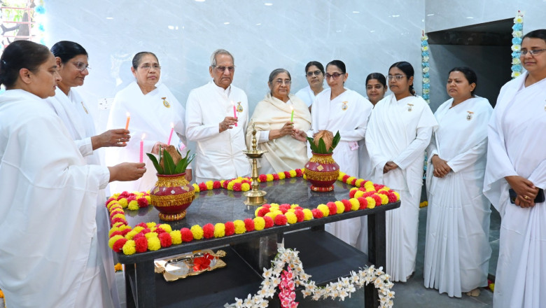 आत्मिक स्मृति और जगत नियंता परमात्मा की याद में कर्म कर जीवन सरल बनाएं... ब्रह्माकुमार आत्म प्रकाश माउंट आबू...