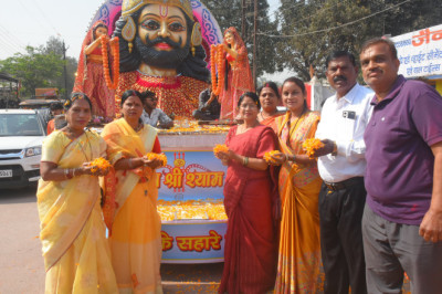 खाटू श्याम बाबा की भव्य निशान यात्रा में उमड़ा भक्तों का सैलाब, महापौर अलका बाघमार ने किया स्वागत...