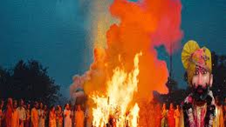 निसंतान महिलााएं करती हैं इलोजी की पूजा, 200 साल पुरानी परंपरा निभा रहे लोग
