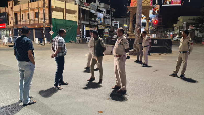 पुलिस उप महानिरीक्षक (DIG)  रामकृष्ण साहू (IPS) के निर्देशन पर होली त्यौहार के मद्देनजर जिले के अधिकारी एवं कर्मचारी पेट्रोलिंग तथा फिक्स पॉइंट के माध्यम से चौक-चौराहो में मुस्तैदी से तैनात...