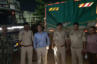 अवैध खनन पर बड़ी कार्रवाई, 11 हाइवा और 2 जेसीबी सहित उपकरण जब्त