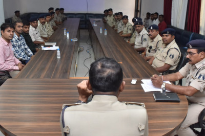 “डायल-112 सेवा को और प्रभावी बनाने बैठक, अधिकारियों को दिए गए आवश्यक दिशा-निर्देश”