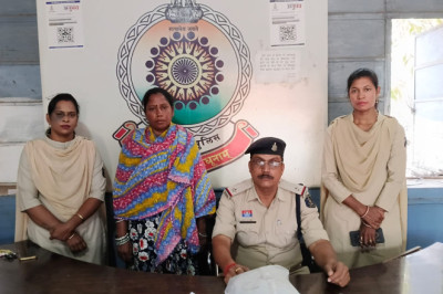 दुर्ग पुलिस द्वारा जारी टोल फ्री नंबर 1933 पर प्राप्त सूचना पर त्वरित कार्यवाही – अवैध गांजा बिक्री करने वाली महिला गिरफ्तार...