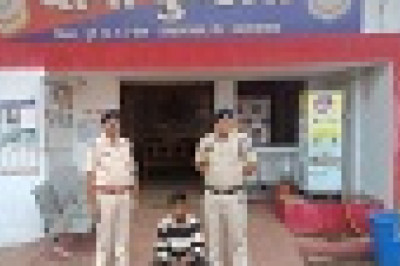 नशे के विरुद्ध दुर्ग पुलिस की लगातार कार्यवाही जारी – 1.700 किलोग्राम गांजा व नगद राशि के साथ कुल जुमला 97,500 रुपये जप्त, आरोपी गिरफ्तार