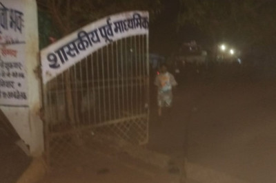 दुर्ग के सरकारी स्कूल में आग: प्रिंसिपल ऑफिस जला, जरूरी सामान खाक; छात्रों के दस्तावेज सुरक्षित