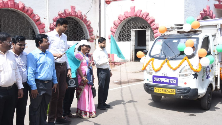 कलेक्टर ने जनगणना प्रचार रथ को हरी झण्डी दिखाकर किया रवाना