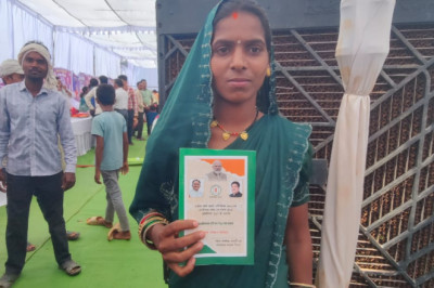 सुशासन तिहार 2026: ग्राम दर्री की श्रीमती आशा यदु को मिला राशन कार्ड, खाद्य सुरक्षा योजनाओं का मिलेगा लाभ
