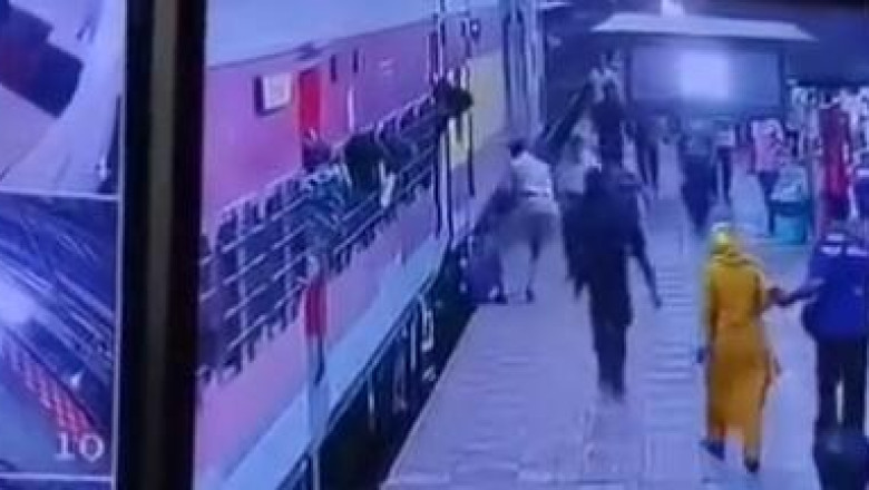 दुर्ग रेलवे स्टेशन पर बड़ा हादसा टला, चलती ट्रेन में चढ़ते समय यात्री गिरा, आरपीएफ जवान ने बचाई जान