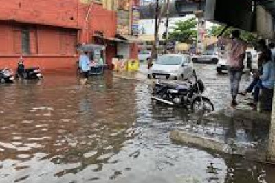 गर्मी में ही रायपुर में डूबने लगे घर:सफाई नहीं होने से लोगों के घरों में घूसा नाले का पानी, अंडरब्रिज से फिसल रही है गाड़ियां