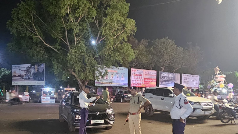 इंदिरा मार्केट एवं सिविक सेंटर क्षेत्र में नो पार्किंग उल्लंघन करने वाले 58 वाहन चालकों पर ई-चालान की कार्यवाही की गई।