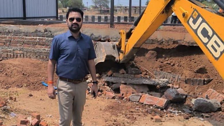 मुरमुंदा में शासकीय जमीन से हटाया गया अतिक्रमण, प्रशासन की बड़ी कार्रवाई