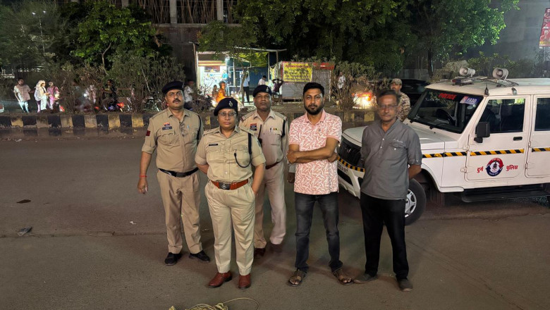 सड़क किनारे वाहन खड़े करना पड़ा भारी, दुर्ग ट्रैफिक पुलिस ने काटे चालान