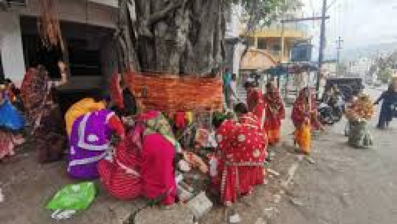 वट सावित्री व्रत आज: सुहागिन महिलाओं ने पति की लंबी उम्र के लिए रखा उपवास