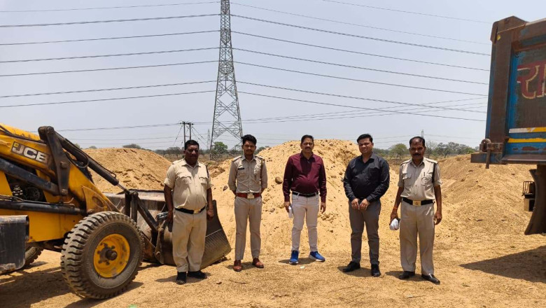 राजनांदगांव में अवैध प्लाटिंग पर बड़ा एक्शन: तहसीलदार ने पटवारी को थमाया नोटिस, कई निर्माण हटाए